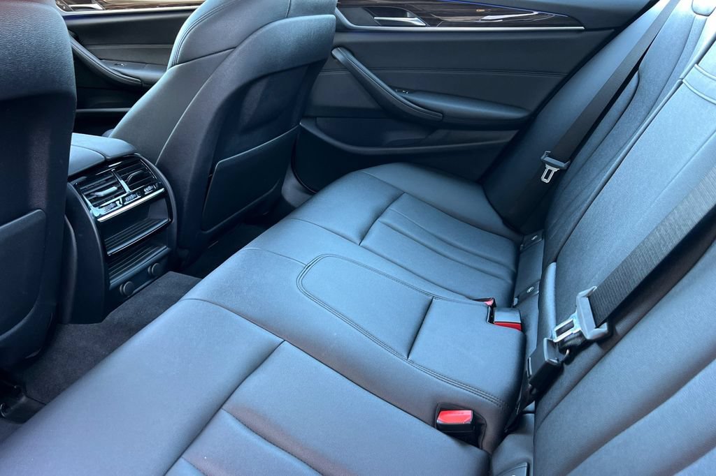 Used 2019 BMW 530e w/ Convenience Package RWD image 14