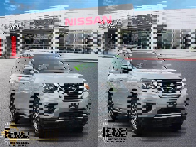Used 2018 Nissan Pathfinder S image 1