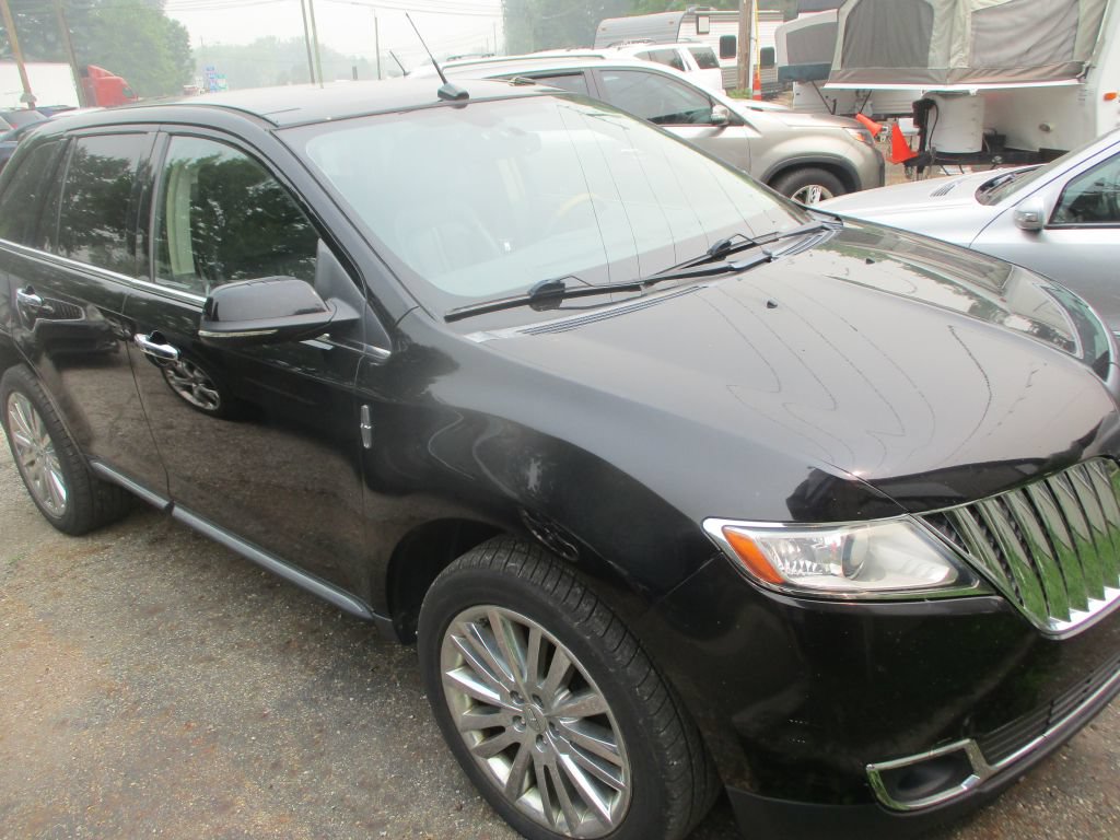 Used 2012 Lincoln MKX AWD image 3