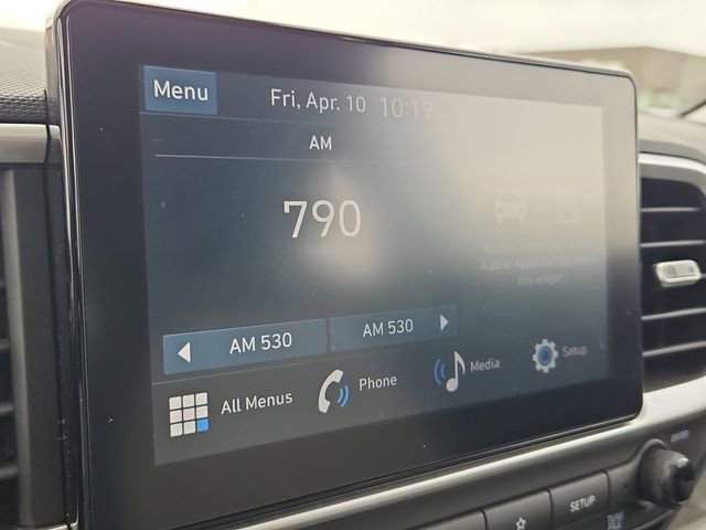 Used 2023 Hyundai Venue SEL image 3