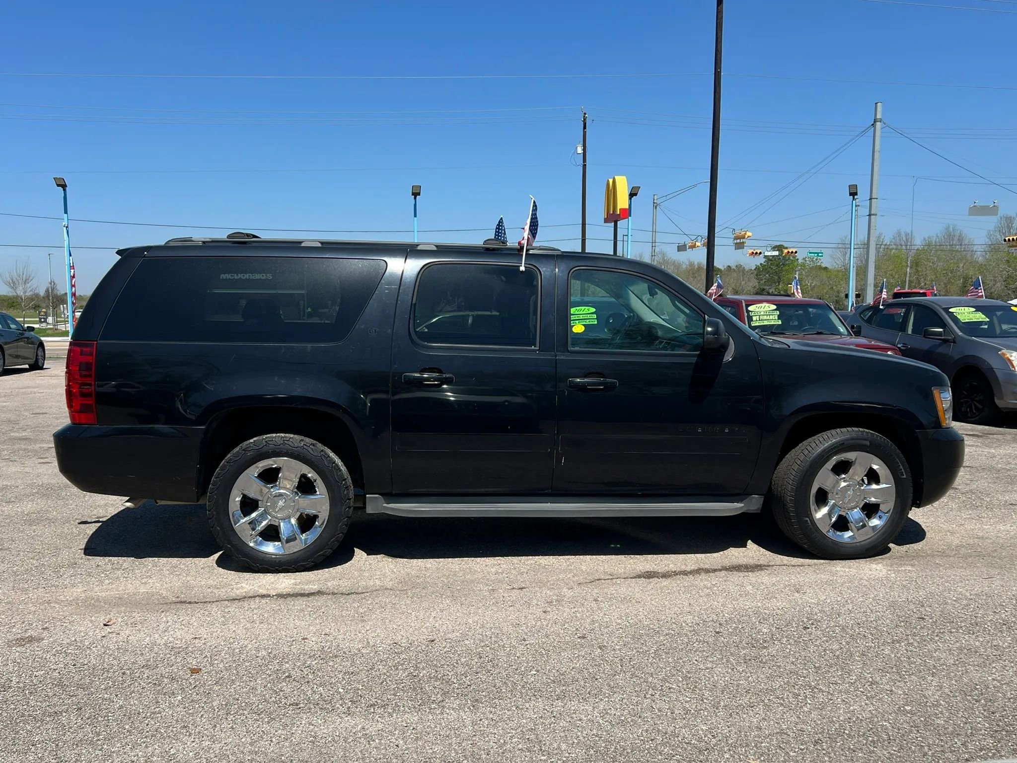 Used 2012 Chevrolet Suburban LT RWD image 4