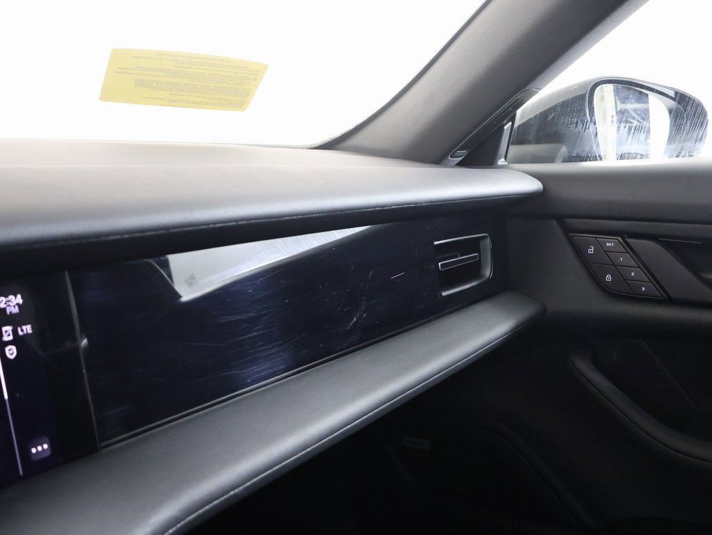 Used 2024 Porsche Taycan image 5