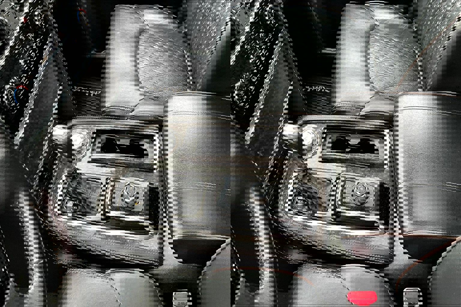 Used 2021 Nissan Armada Platinum w/ Captain's Chairs Package image 15