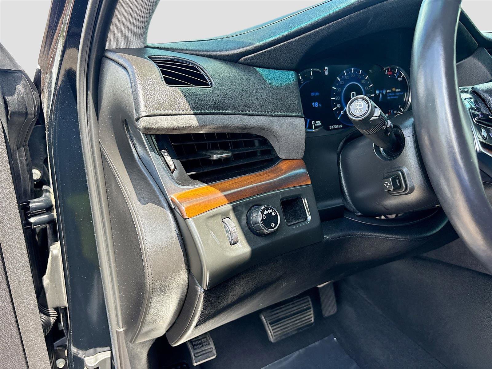 Used 2018 Cadillac Escalade 2WD image 10
