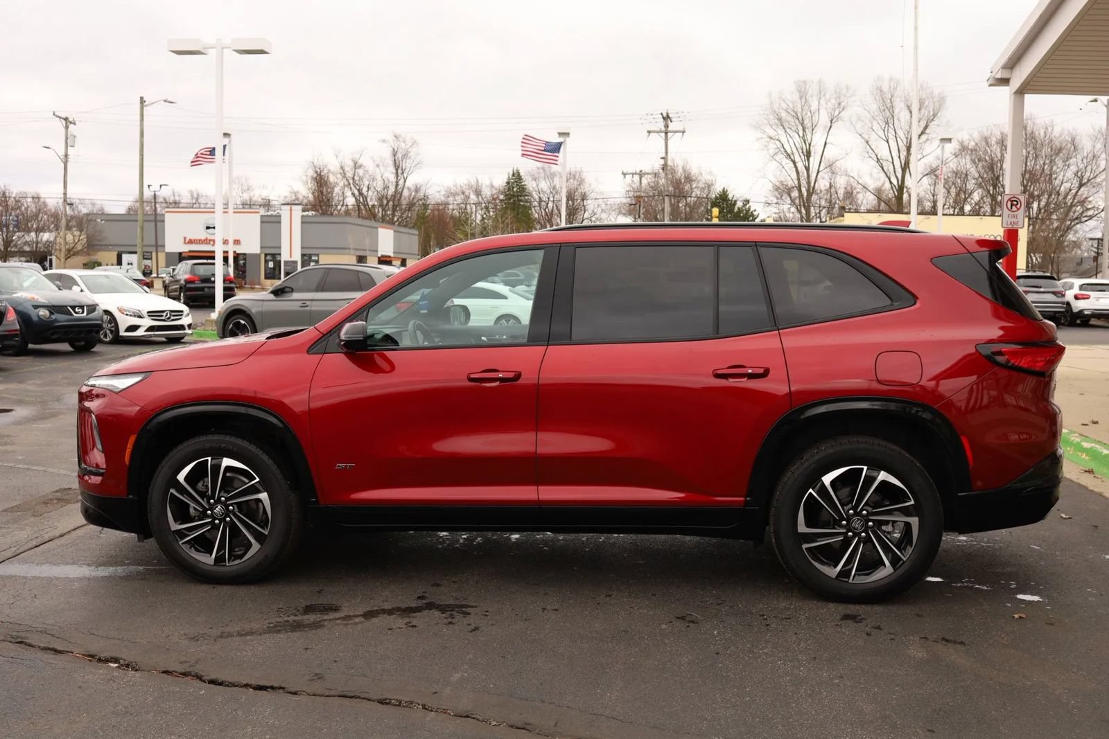 Used 2025 Buick Enclave Sport Touring w/ Super Cruise Package AWD/4WD image 8