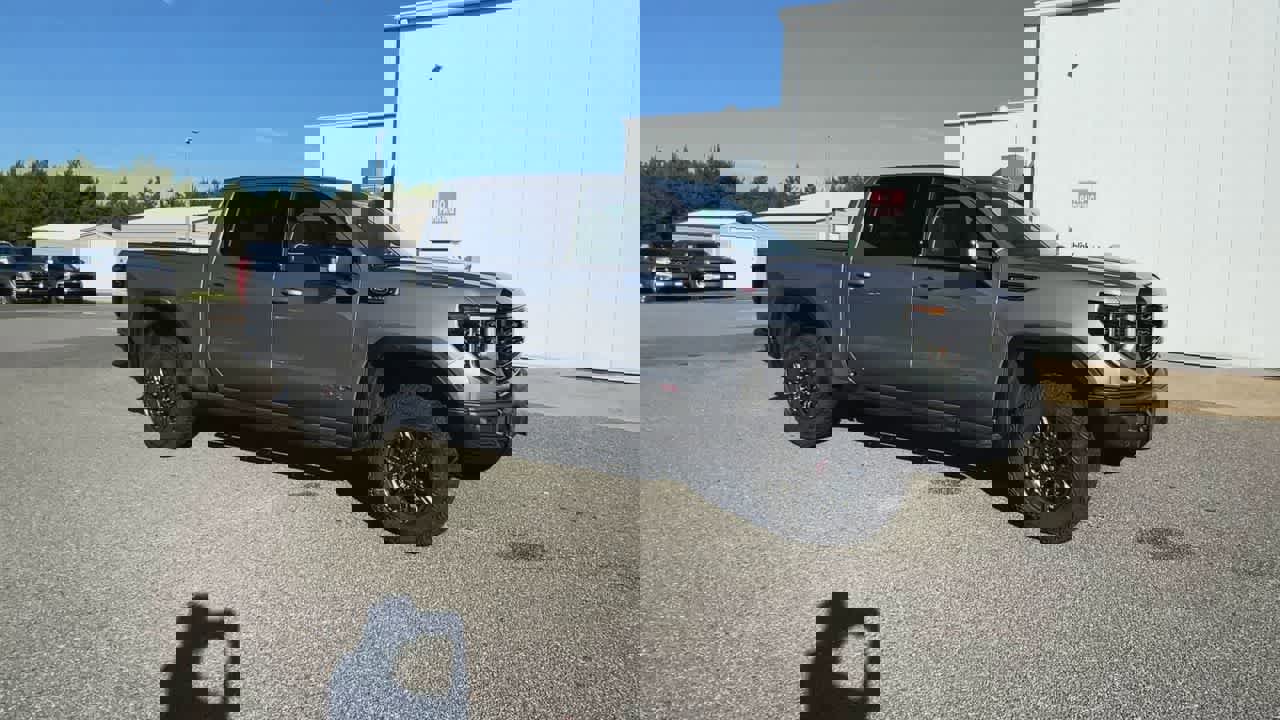 Used 2025 GMC Sierra 1500 AT4X image 2