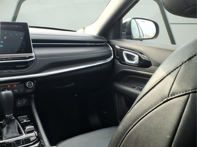 Used 2024 Jeep Compass Limited w/ High Altitude Package image 12