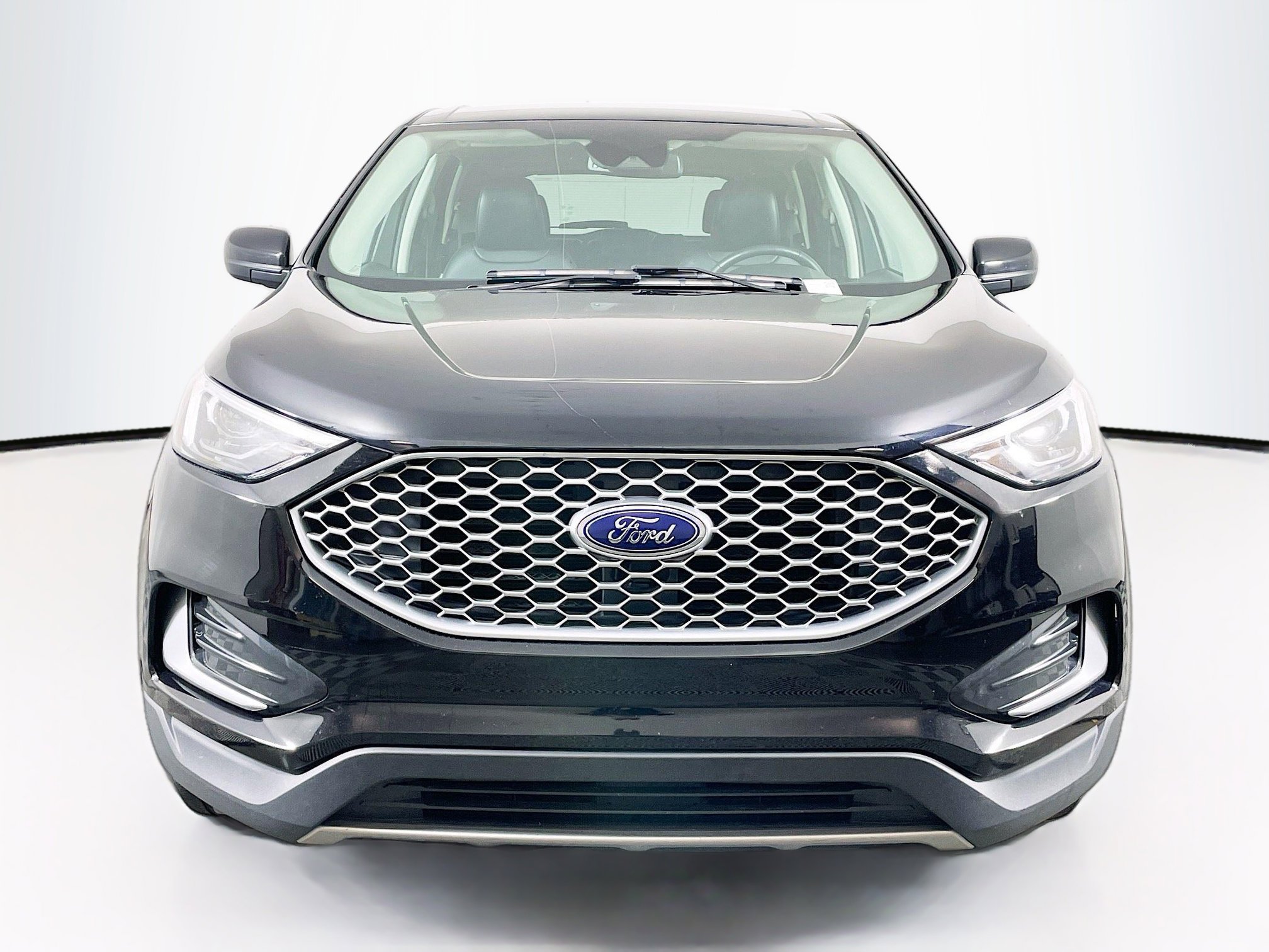 Used 2024 Ford Edge SEL image 2