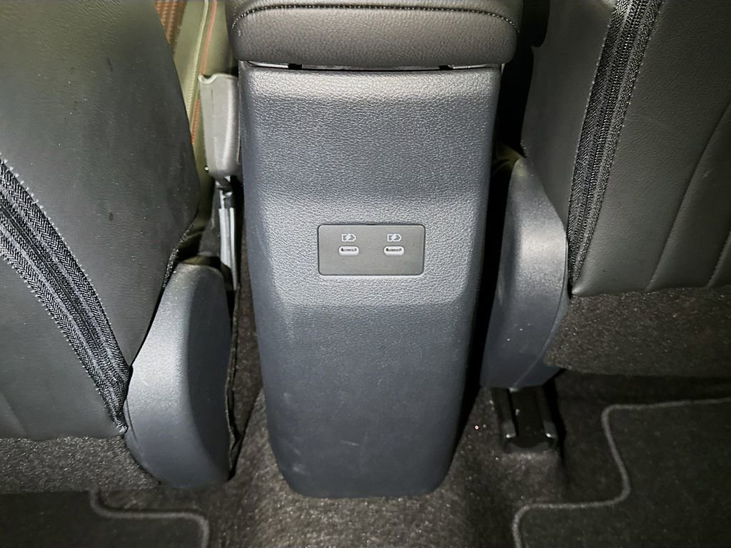 Used 2025 Nissan Kicks SR image 21