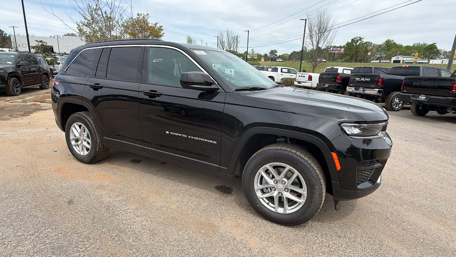 New 2026 Jeep Grand Cherokee Laredo X AWD/4WD image 5