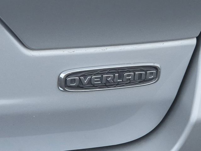 Used 2023 Jeep Grand Cherokee Overland w/ Advanced Protech Group III AWD/4WD image 17