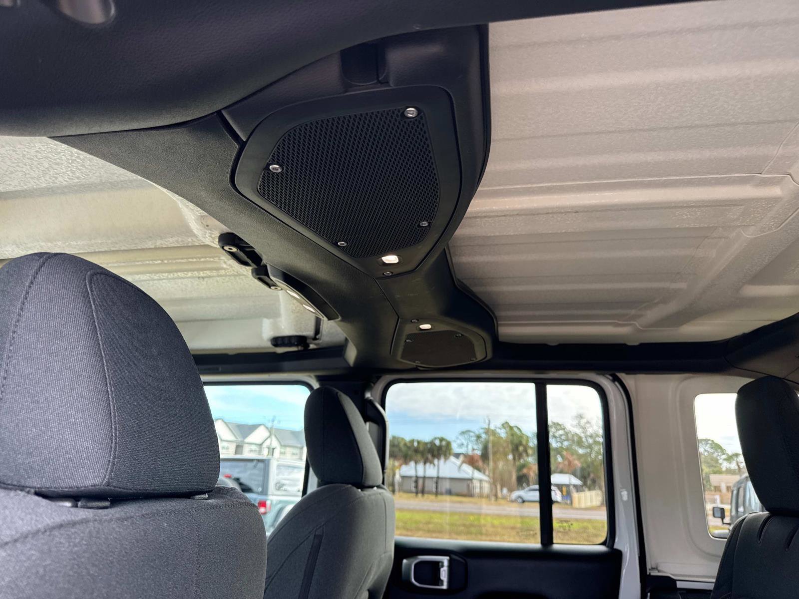 Used 2024 Jeep Wrangler Sport S image 16