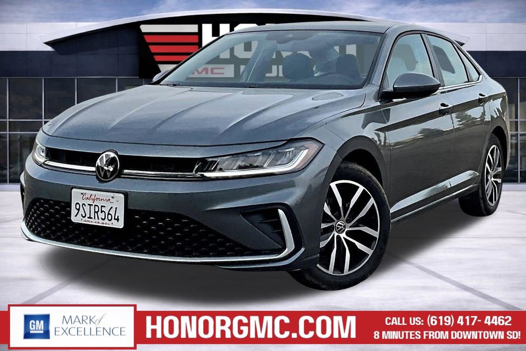 Used 2025 Volkswagen Jetta SE FWD image 3