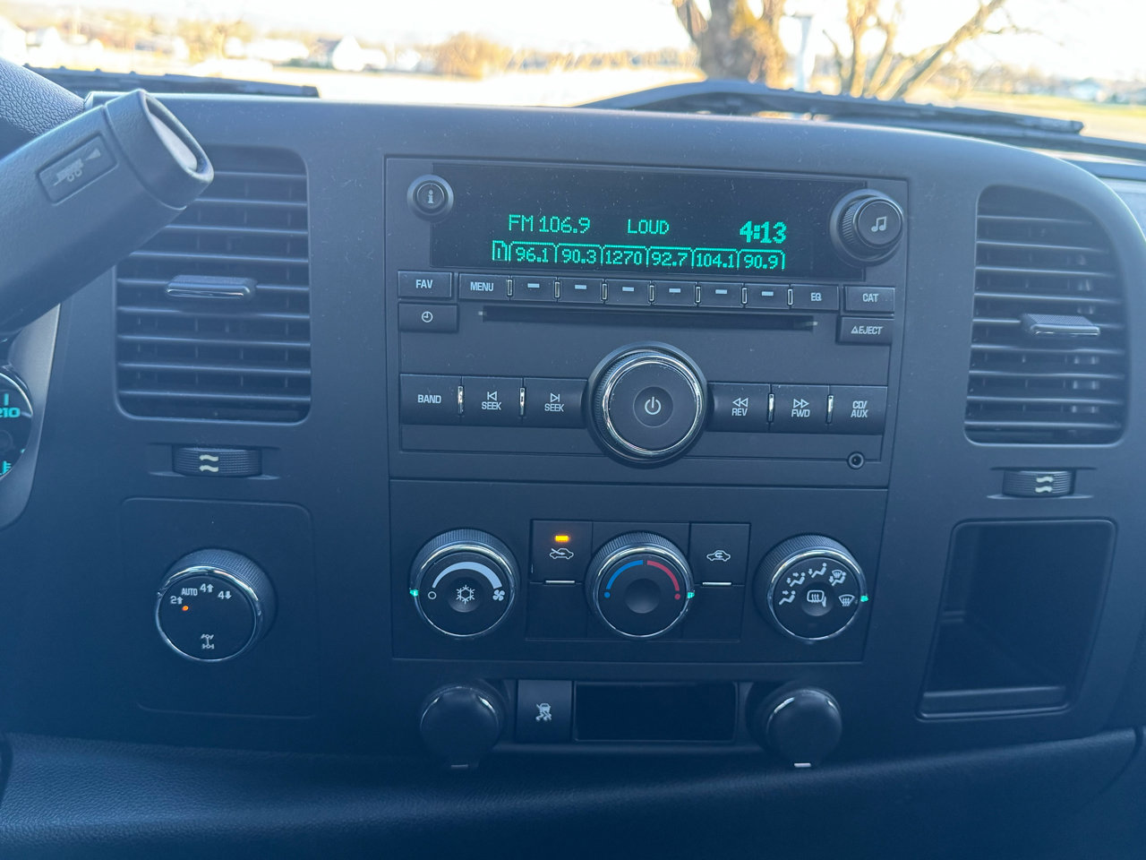 Used 2011 Chevrolet Silverado 1500 LT image 11