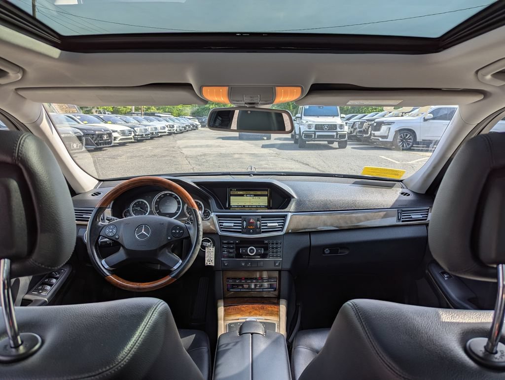 Used 2010 Mercedes-Benz E 350 4MATIC Sedan image 43