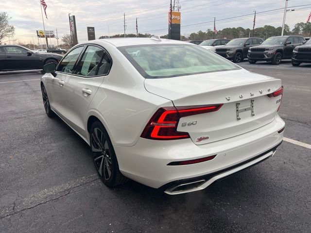Used 2022 Volvo S60 B5 Momentum w/ Premium Package image 19