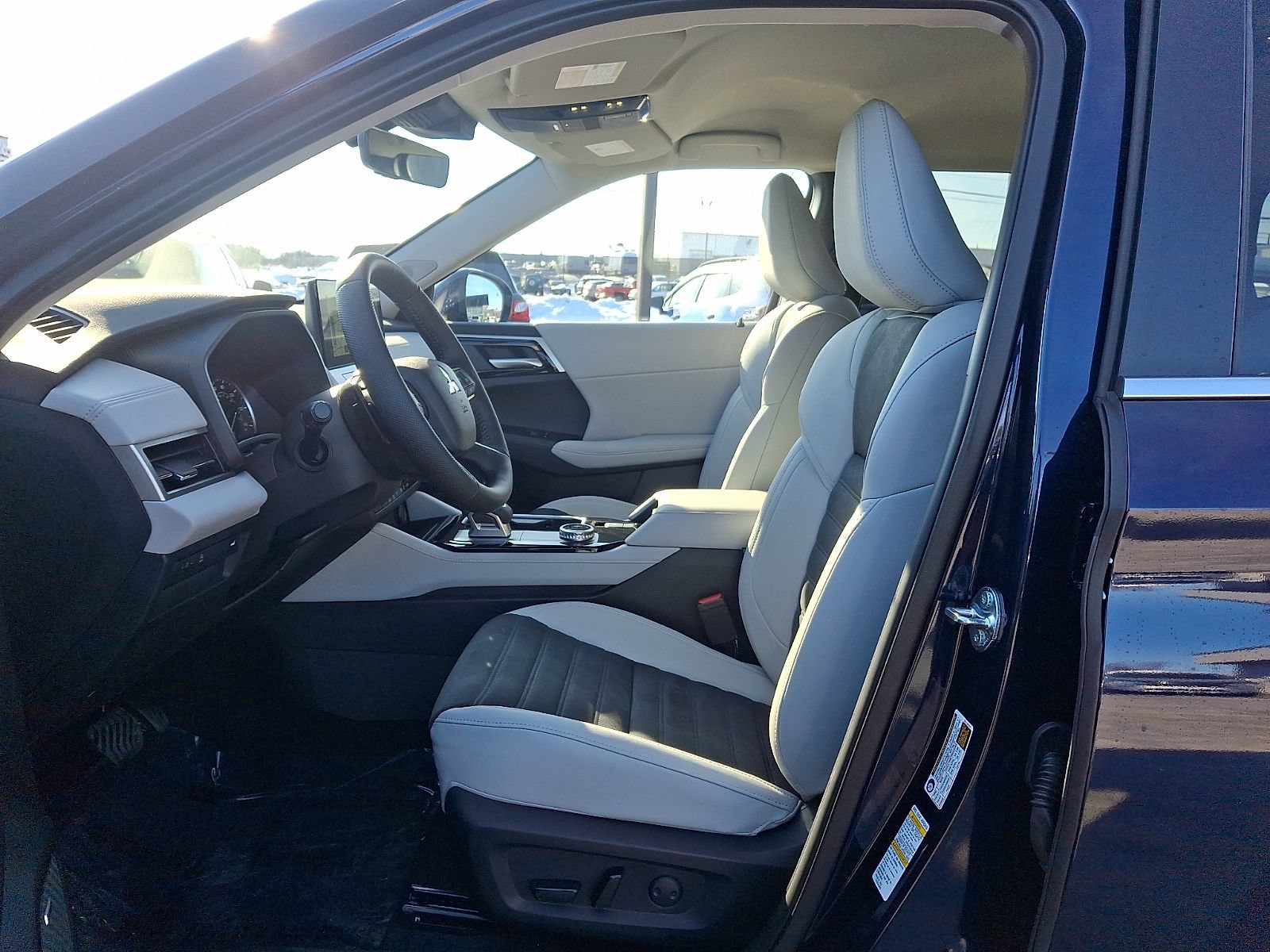 New 2026 Mitsubishi Outlander SE AWD/4WD image 12
