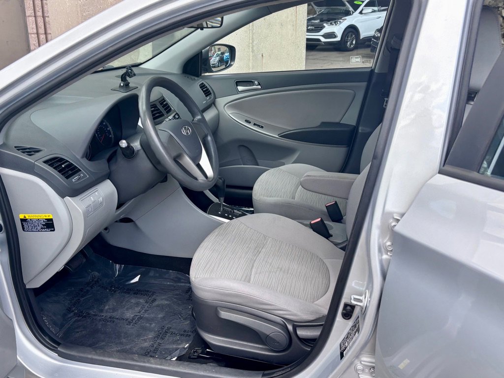 Used 2016 Hyundai Accent SE FWD image 8