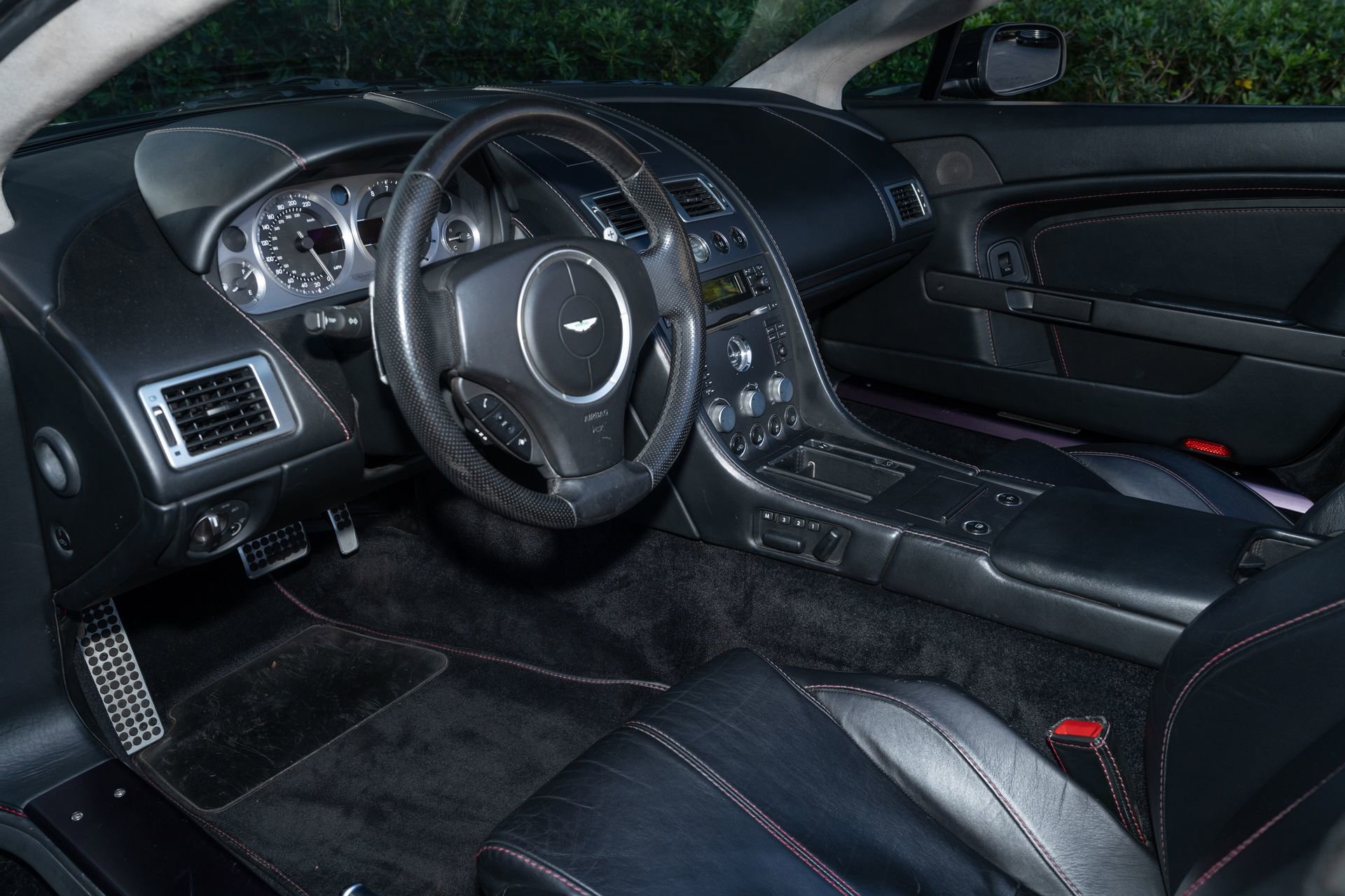 Used 2007 Aston Martin V8 Vantage Roadster image 16