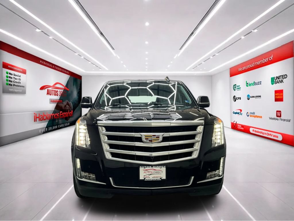 Used 2020 Cadillac Escalade Luxury AWD/4WD image 2