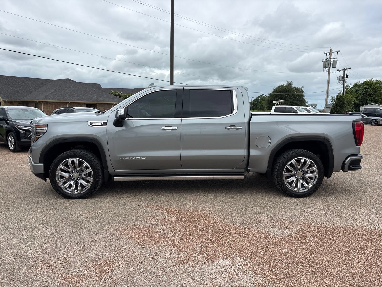 Used 2024 GMC Sierra 1500 Denali w/ Denali Reserve Package AWD/4WD image 2