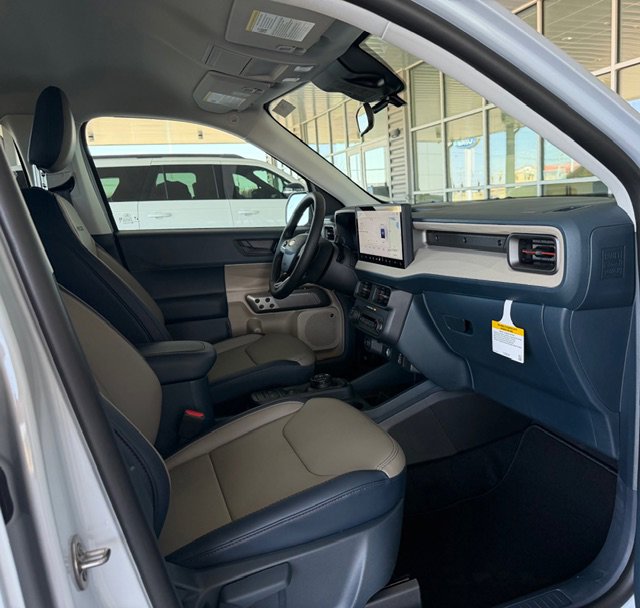 New 2026 Ford Maverick Lariat w/ 4K Tow Package AWD/4WD image 8