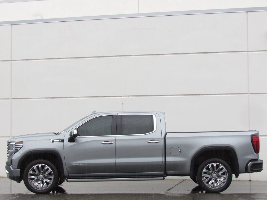 Used 2024 GMC Sierra 1500 Denali w/ Denali Reserve Package AWD/4WD image 4
