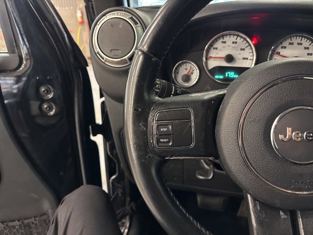 Used 2017 Jeep Wrangler Unlimited Sahara image 18