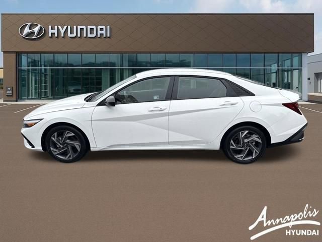Certified 2025 Hyundai Elantra Sport image 2