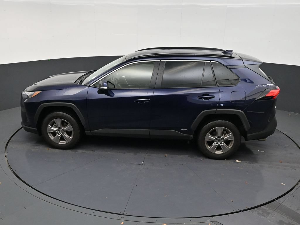 Used 2025 Toyota RAV4 XLE AWD/4WD image 13