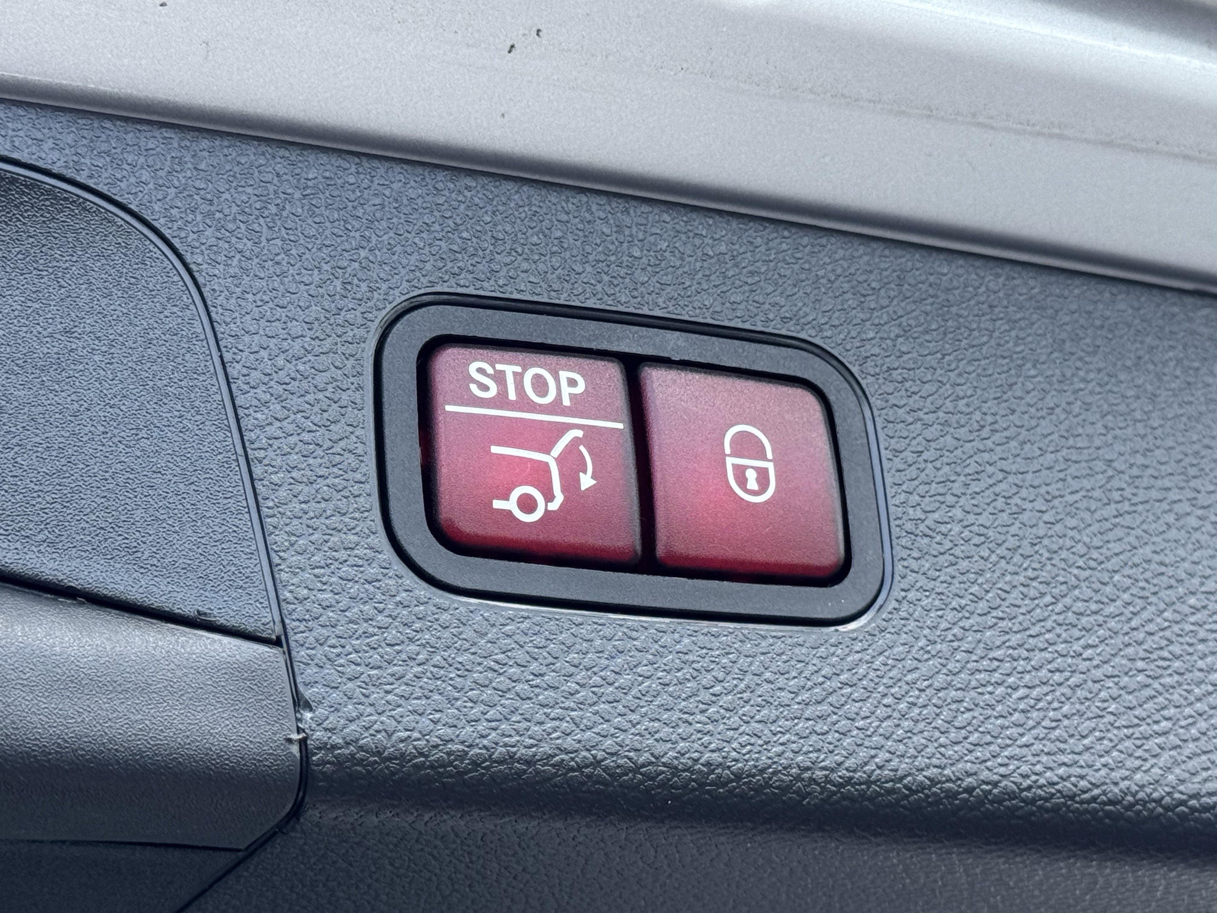 Used 2018 Mercedes-Benz GLC 43 AMG 4MATIC image 34