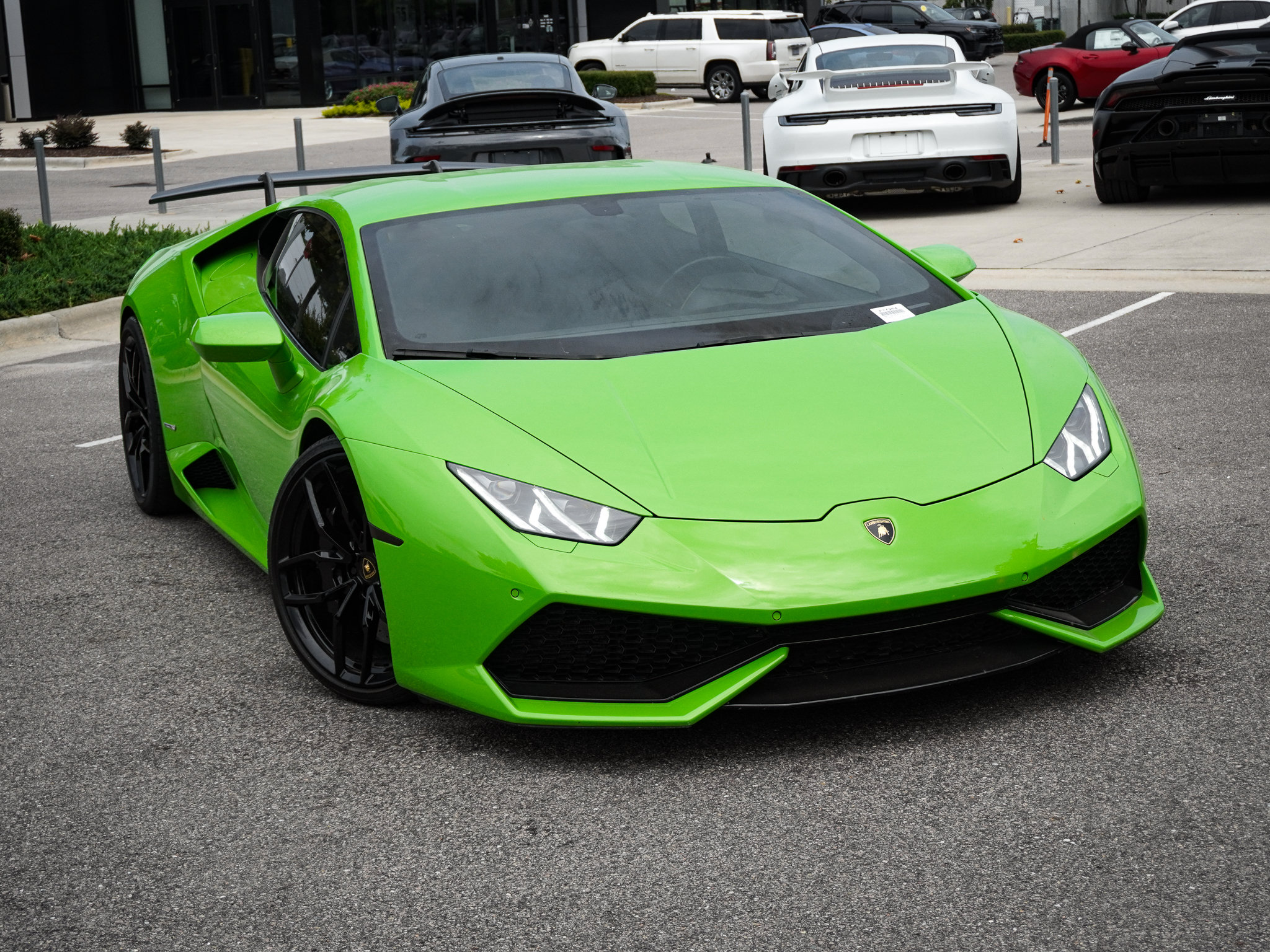 Used 2015 Lamborghini Huracan LP 610-4 AWD/4WD image 2