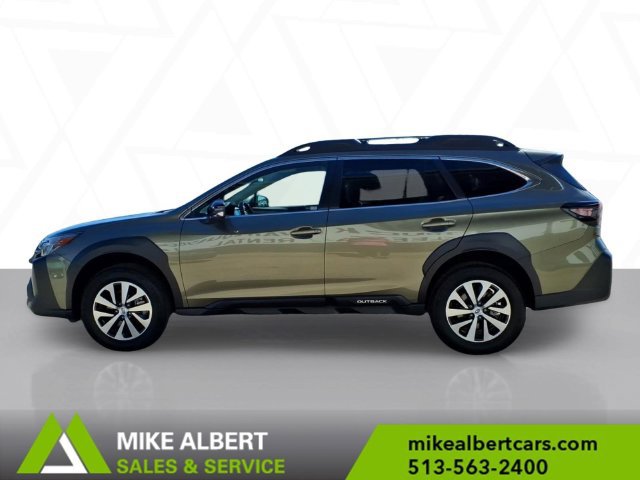 Used 2024 Subaru Outback Premium AWD/4WD image 4