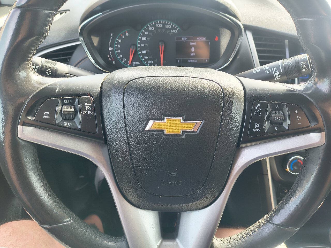 Used 2020 Chevrolet Trax LT w/ LT Convenience Package AWD/4WD image 20