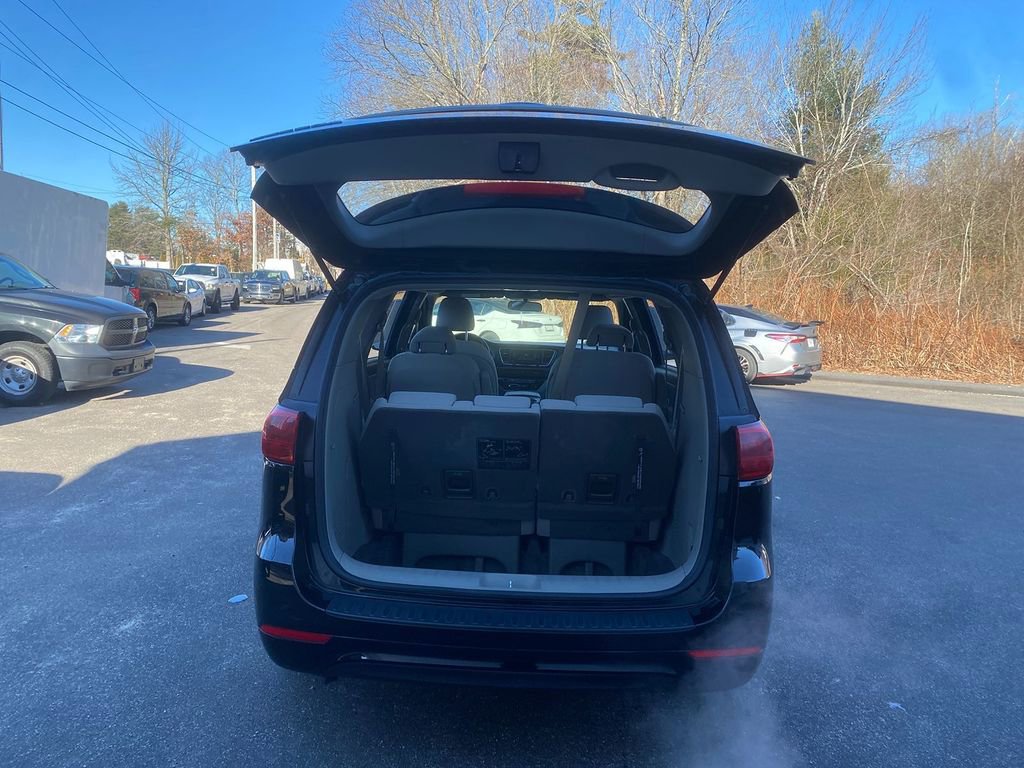 Used 2018 Kia Sedona L image 24