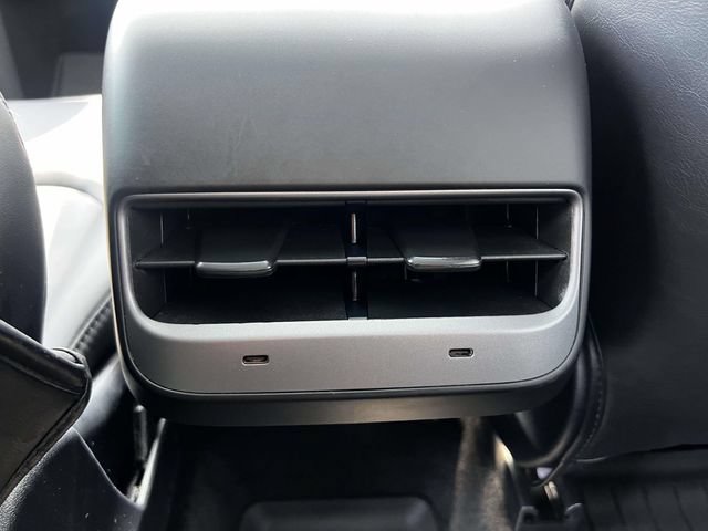 Used 2025 Tesla Model Y Long Range AWD/4WD image 13