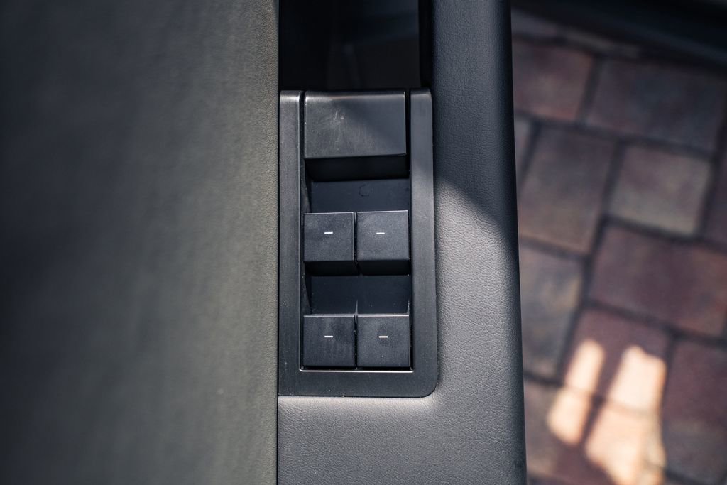 Used 2024 Tesla Cybertruck AWD Crew Cab image 18