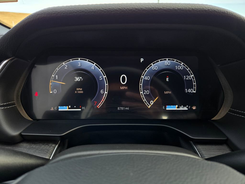 Used 2025 Jeep Grand Cherokee Limited w/ Black Appearance Package image 20