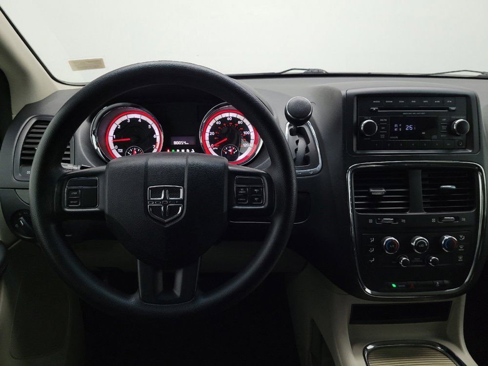 Used 2016 Dodge Grand Caravan SXT image 22