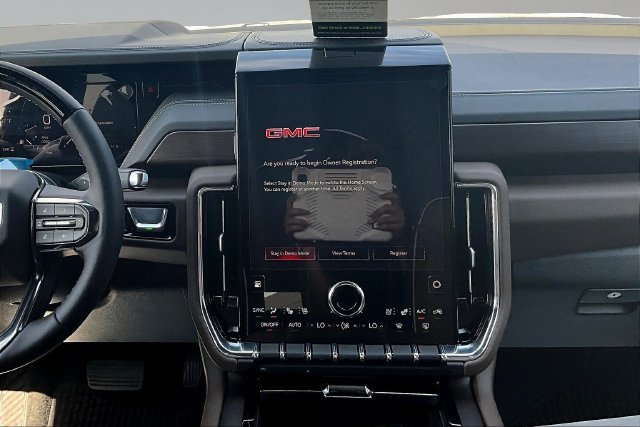 New 2026 GMC Yukon XL Denali Ultimate AWD/4WD image 8