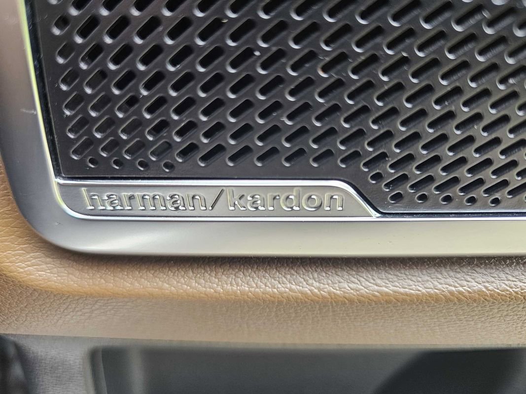 Used 2020 Kia Telluride SX w/ SX Prestige Package image 15