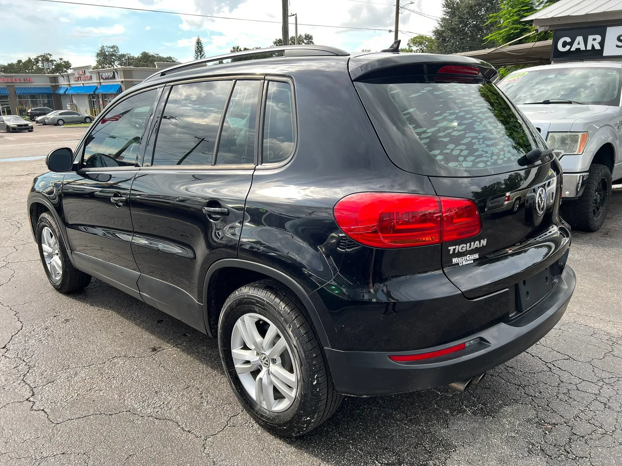 Used 2017 Volkswagen Tiguan S FWD image 7