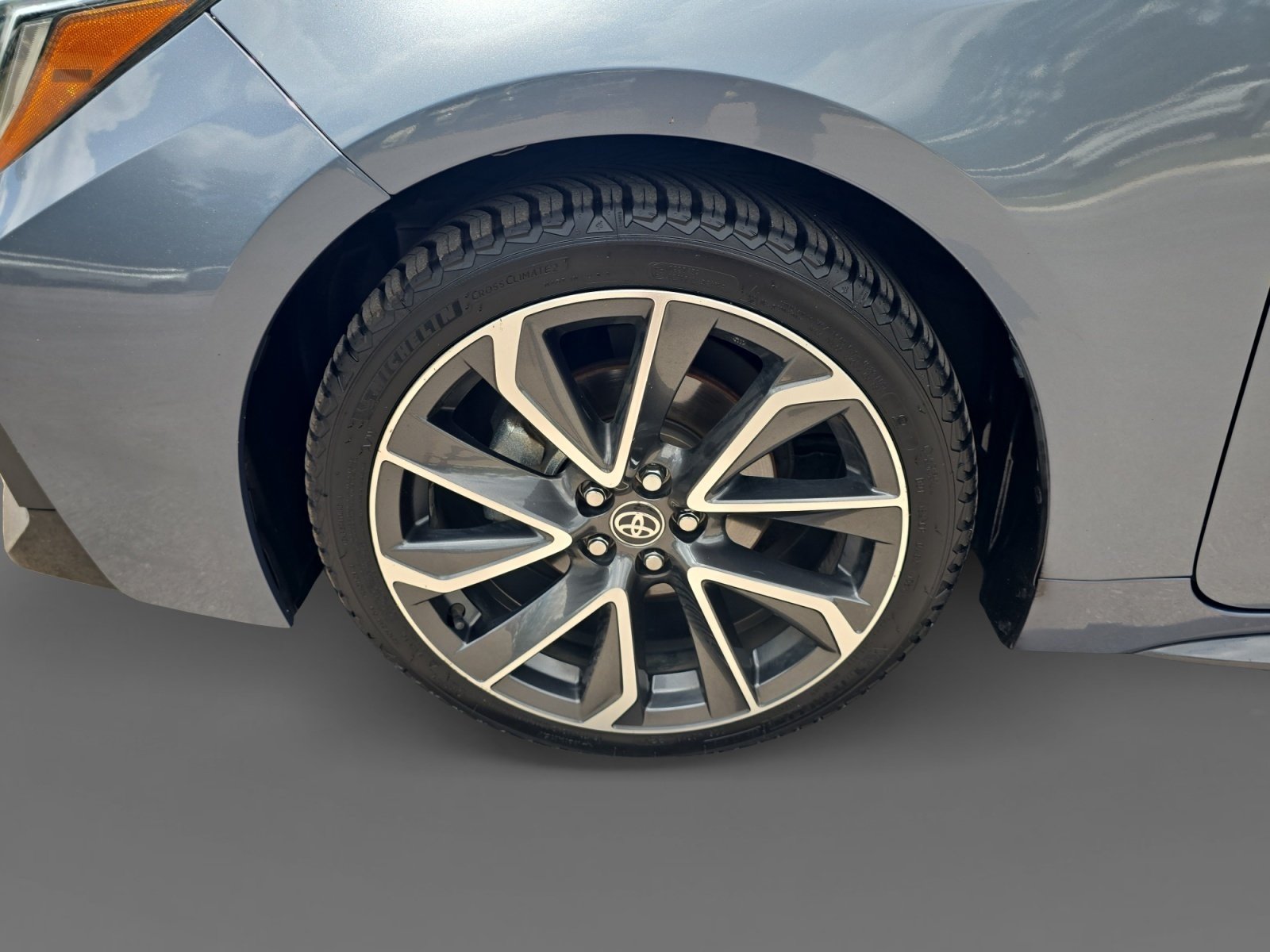 Used 2020 Toyota Corolla XSE FWD image 10