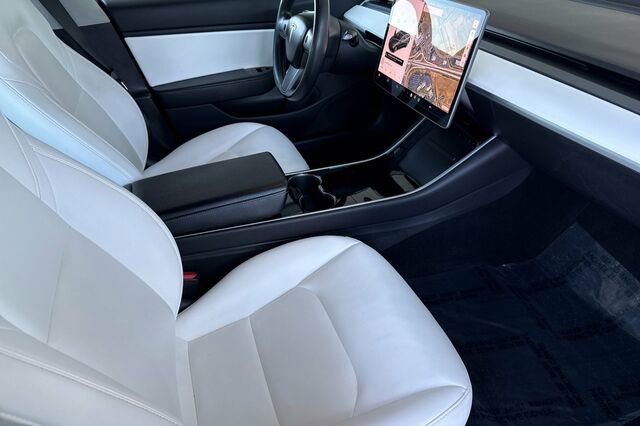 Used 2019 Tesla Model 3 Standard Range RWD image 15