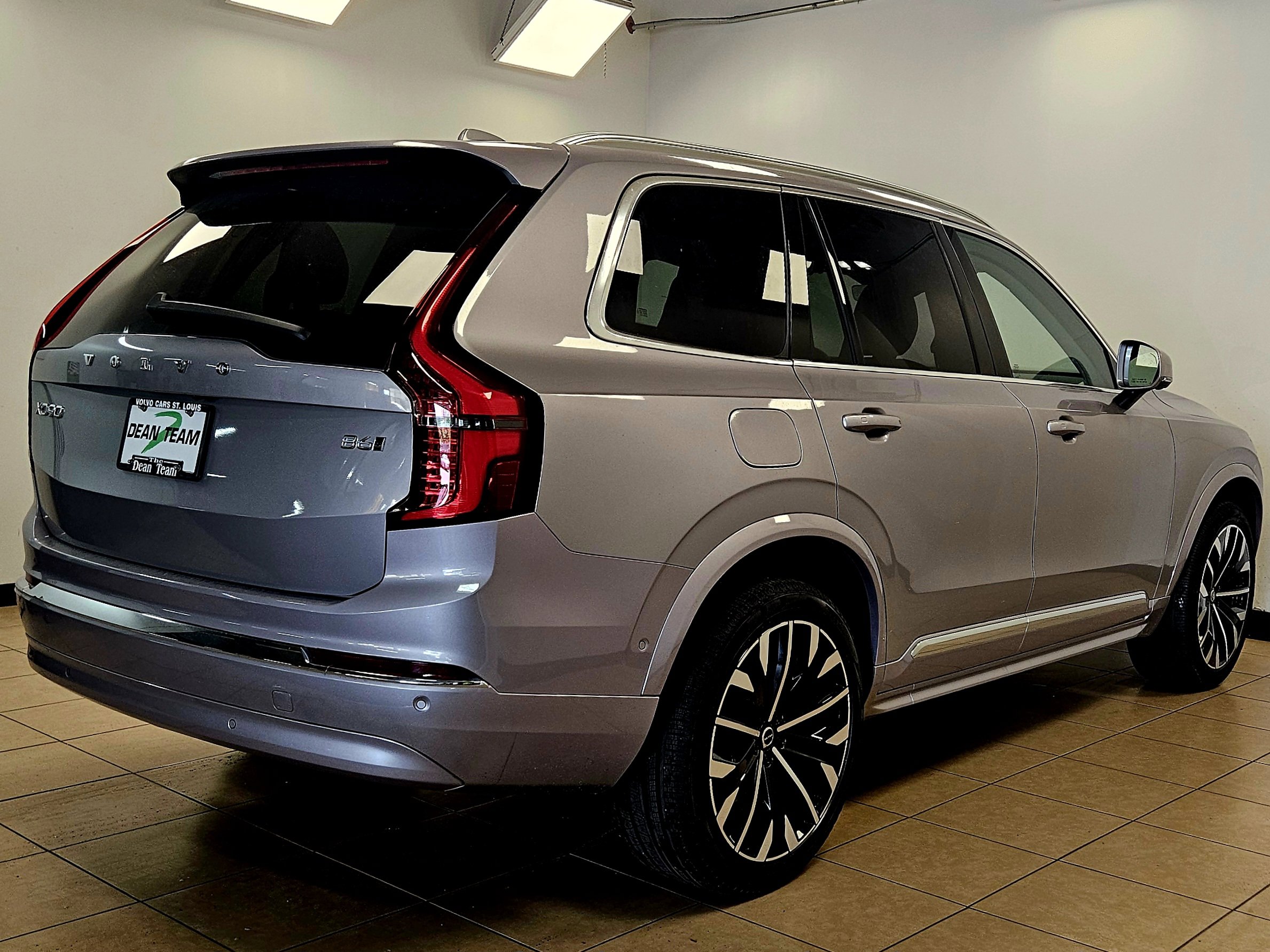 New 2026 Volvo XC90 B6 Plus w/ Protection Package image 5