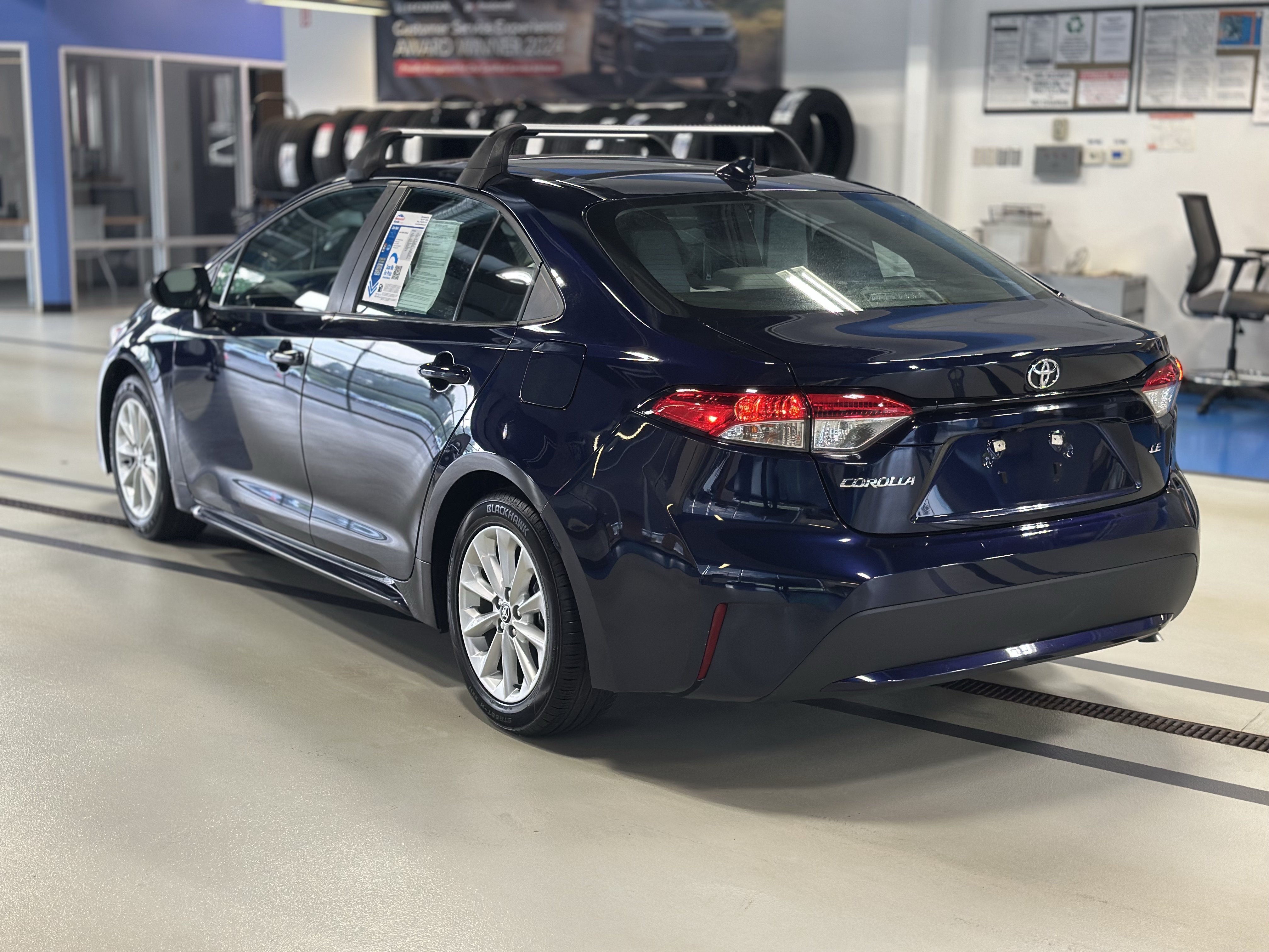 Used 2021 Toyota Corolla LE w/ LE Convenience Package FWD image 8