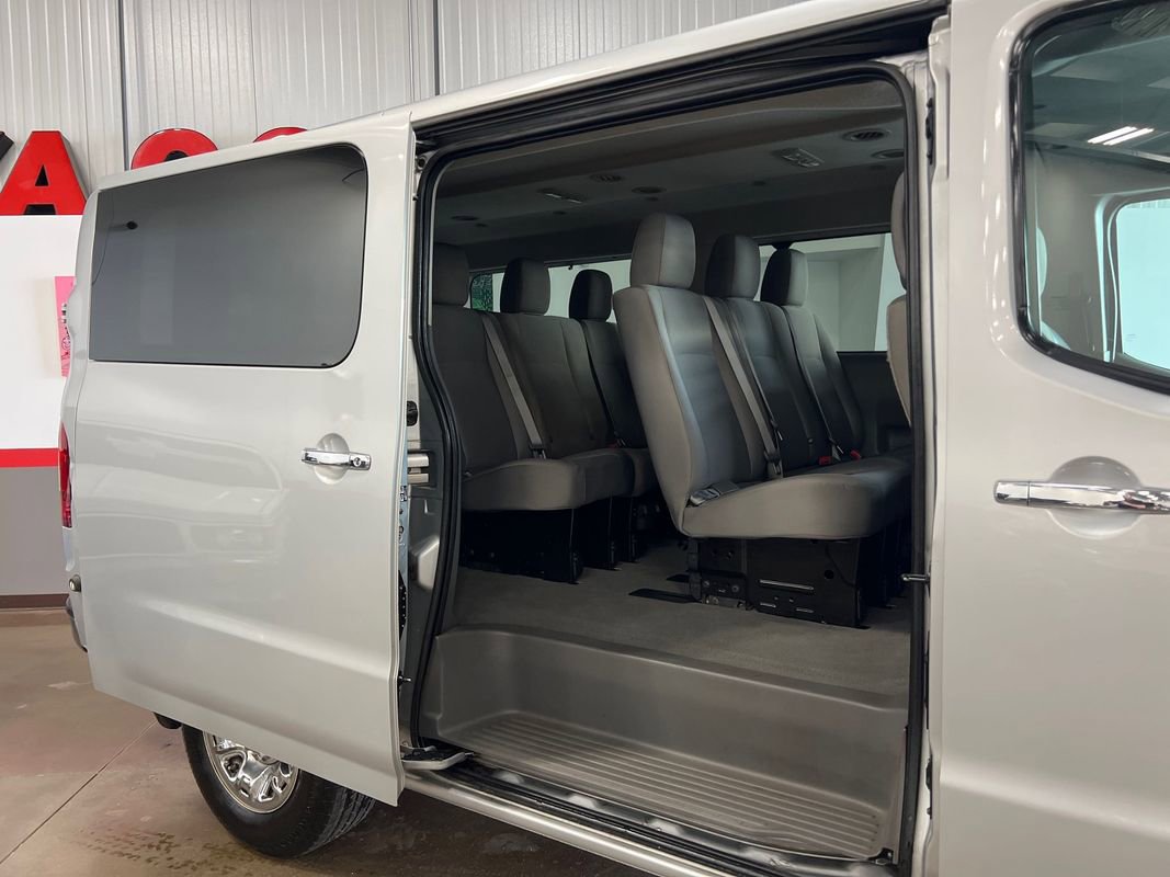 Used 2017 Nissan NV 3500 SV image 95