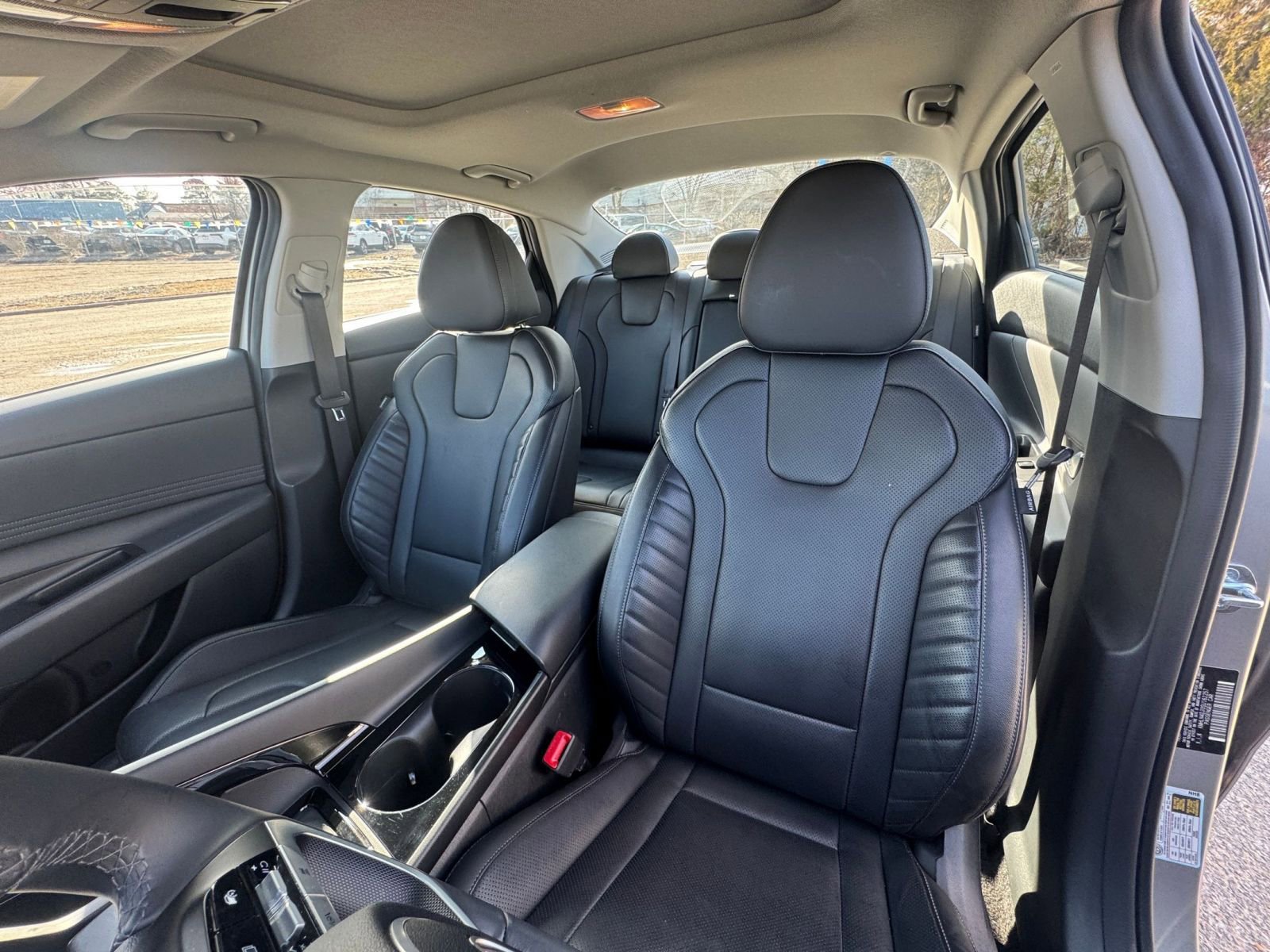 Used 2025 Hyundai Elantra Limited image 38