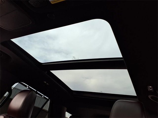 Used 2020 Ford Explorer Platinum w/ Premium Technology Package image 13