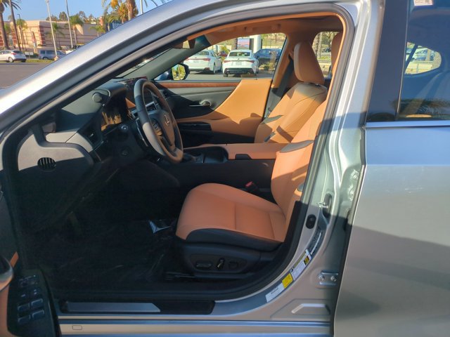 Used 2023 Lexus ES 350 w/ Premium Package FWD image 11